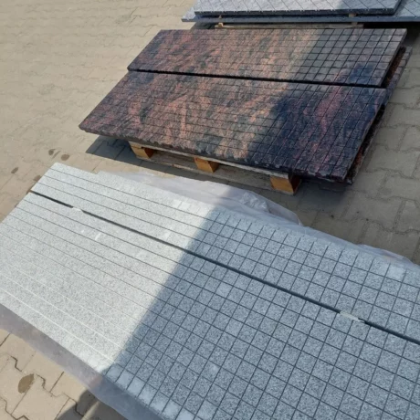 Monolit - nagrobki realizacja 1